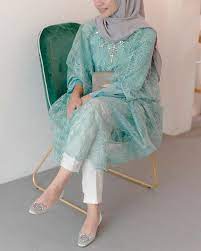 Baju kondangan, inspirasi baju kondangan, desain baju kondangan, batik kondangan, baju kondangan non batik, baju kondangan non formal, kondangan, ide baju kondangan, kebaya simpel, rok formal, rok untuk kondangan, kondangan pakai celana, brokat 37 Model Gaun Pesta Untuk Wanita Hijab Yang Wajib Dimiliki Updated 2021 Bukareview
