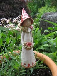 Weitere ideen zu gartenfiguren, figur, garten. Neue Blumenmadchen Tonkeramik Gartenfiguren Topferarbeiten