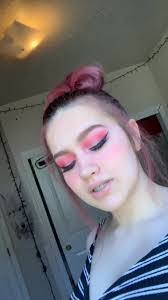 Leanna Wilkinson's Instagram, Twitter & Facebook