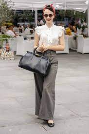 Ce pantalon vintage femme 70 doit être lavée en machine à maximum 30°c, essorage court. Epingle Sur Mode Femme