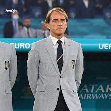 Since leaving etihad stadium in 2013, mancini has managed galatasaray and inter milan before. Talkfcb C On Twitter Man Of The Match Roberto Mancini Truly Outstanding Outfit Choice