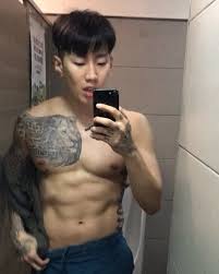 In 2010, he left jyp entertainment after controversial comments about life in south korea surfaced online. Jay Park Bites Back At Haters With Proof Of His Abs Kkuljaem ì¢‹ì•„