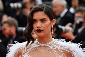 Guía infalible para usar un labial oscuro