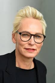 Arabella kiesbauer moderierte anschließend die castingshow „starmania, den opernball im orf. Arabella Kiesbauer Wird 50 Und Hat Speziellen Wunsch Mopo De