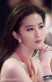 Thần tiên tỉ tỉ” Lưu Diệc Phi tự nhận xấu nhất gia tộc