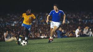 Rey, janvion, rio, bathenay, bossis et trésor accroupi: Bresil France 1977 2 2 Seul Match Des Bleus Au Maracana Avant France Equateur Eurosport