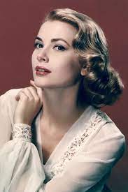 The Best Royal Hairstyles Through The Years Royal Hairstyles Older Women Hairstyles Hair Styles