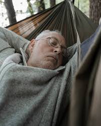 One Jeep, one dog and unlimited tacos. Sounds like a perfect weekend to us!  🏕️ ᨒ↟ #overlandcouple #campeats #weekendtrip #campinglife #jeeplife  #jeepambassador