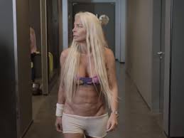 El desastre estético de Leticia Sabater: así ha quedado su six pack un  año después