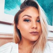 Amber Greer's Instagram, Twitter & Facebook