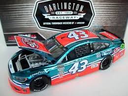 The lady in black appeared anything, but under the lights as teams honored their nascar history with a variety of paint schemes mixing new sponsorships with often iconic paint schemes of yesteryear. Aric Almirola 2017 Stp 43 Darlington Throwback Color Chrome Petty Ford 1 24 Ebay