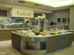 Последние твиты от holiday inn rosebank (@hi_rosebank). Breakfast Buffet At Velvet Restaurant Picture Of Holiday Inn Johannesburg Rosebank Tripadvisor