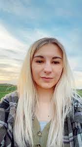 Denise Widhalm's Instagram, Twitter & Facebook