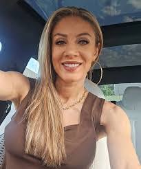 Elsie Dobbins's Instagram, Twitter & Facebook