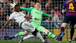 In the game fifa 21 his overall rating is 92. Marc Andre Ter Stegen Macht Druck Auf Manuel Neuer Sport Dw 20 03 2019
