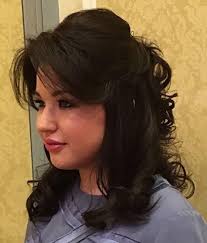 Choosing the right hairstyle for a round face. 50 Layered Hairstyles With Bangs