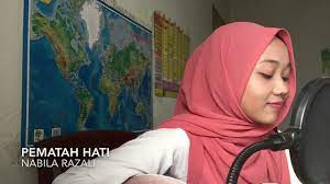 Singer and actress who made a name for herself in 2013 on the tenth season of akademi fantasia. Pematah Hati Nabila Razali Cover Youtube