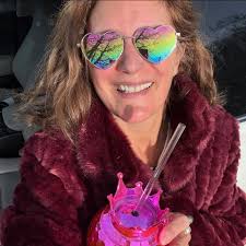 Seattle you were such incredible crowds! The new Emerald City Comedy Club  is fantastic. I'm at Cobb's in San Francisco this weekend and then a run of  3 cities in North Carolina