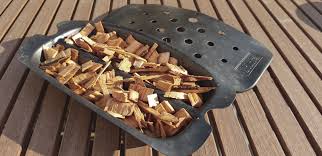 Rauchern Auf Dem Gasgrill Raucherbox Gasgrill Grillen Gasgrill