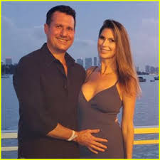 My daughter just starting bestowing those completely gratifying kid kisses—no sense of propriety, just big, wet, sloppy smooches right on the pucker, complete with smacking noise. Selling Sunset Star Maya Vander Is Pregnant Expecting Baby No 3 Maya Vander Pregnant Celebrities Selling Sunset Just Jared