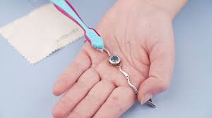 I know how to polish stainless steel jewelry,because i am working as a stainless jewelry designer at www.zuobisijewelry.com. 3 Ways To Clean Stainless Steel Jewelry Wikihow
