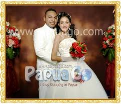 Cukup dengan menggunakan gaya kasual atau gaun pengantin sederhana. Jasa Pelayanan Photo Video Papua Event Organizer Papua Papua Barat Wedding Organizer Trip Raja Ampat Sewa Mobil Catering Di Papua