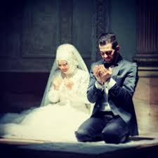 Desain Pernikahan Cute Romantic Muslim Couple Images Image uploaded by fashion and quotes ♔. cute romantic muslim couple images
