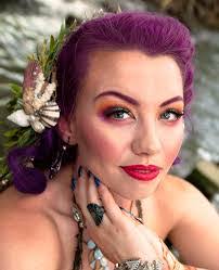 Hannah Haskell's Instagram, Twitter & Facebook