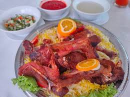 Pilihan ayam ada dua jenis iaitu barbeku atau panggang. Nasi Arab Set Dulang Di Sumai Hotel Apartment