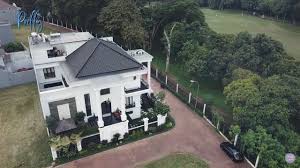 Jun 25, 2021 · tak jarang prilly latuconsina mendapat komentar pada setiap gaya busana yang dipamerkannya di berbagai momen. 7 Sudut Rumah Prilly Latuconsina Ada Gazebo Dan Ruang Penghargaan Bun