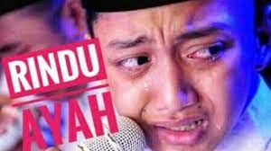 Ku menangis bila ingat wajahmu. Lirik Lagu Rindu Ayah Gus Azmi Blog Md Ruzai