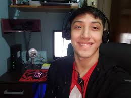 Es un rubro que tiene millones de puertas en cuanto a salida laboral, y  muchísimas otras que aún no están abiertas". Brian y su camino IT