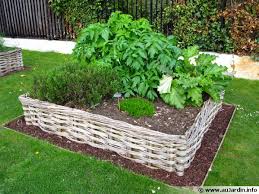 La période des plantations arrive à grand pas, il est plus que temps de préparer mon potager afin d'accueillir diverses variétés de légumes. Le Potager En Carres Pour Demarrer
