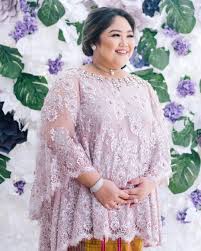 Jangan salah, dress untuk orang gemuk ternyata banyak sekali modelnya. 30 Model Kebaya Untuk Orang Gemuk Agar Terlihat Langsing Bergaya