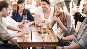 Hasil gambar untuk Sahabat Putus Cinta, Bolehkah Kamu tetap Berteman dengan Mantannya?