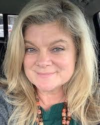 Kimberly Brush's Instagram, Twitter & Facebook