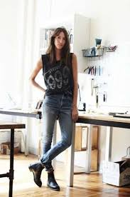 In the us, chelsea boots are sometimes called dealer boots. Chelsea Boots Con Jeans Arrotolati E Canotta Rock Fashion Street Style Style