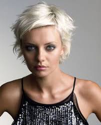 There are many hairstyles for which the platinum blonde will blend well. 43 Short Platinum Blonde Hair Color Ideas Blonde Hairstyles 2020