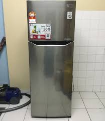 Fresh case • tempered glass shelf • egg tray • utility door pocket • bottle pocket • vegetable case • twist ice maker 1 year general warranty by sharp malaysia 10 year compressor warranty by sharp malaysia #petisejuk #fridge #refrigerator #peti. Peti Sejuk 2 Pintu Jenama Lg Kitchen Appliances On Carousell