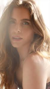 a sleepy sunny studio afternoon with @thearjunmalik at @la.arca.studio 💛