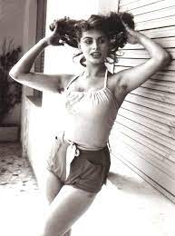 祝・89歳！生涯女優を宣言するソフィア・ローレンのスター人生と美貌遍歴｜ハーパーズ バザー（Harper's BAZAAR）公式