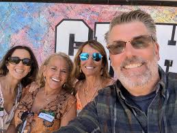 Classmates organize special day for reconnecting