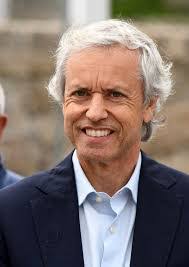 Emilio Fernandes's Instagram, Twitter & Facebook