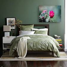 30 Bedroom Carpet Ideas Inspiration Design Carpet Style High End Master Bedrooms With Exclusive Wal Green Bedroom Walls Bedroom Paint Design Bedroom Green