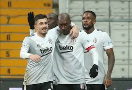 Haftasında beşiktaş ile başakşehir karşı karşıya geldi. Besiktas Basaksehir I 3 Golle Gecti Son Dakika Haberleri