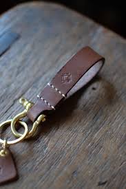 Porte Cles En Cuir Titulaire De La Cle En Cuir Fait A La Etsy Cles En Cuir Porte Cle Cuir Fait Main