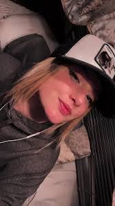 Marissa Bowles's Instagram, Twitter & Facebook