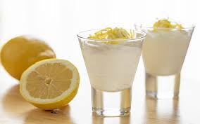 La ricetta che vi do prevede l'uso esclusivo del latte intero e non è richiesta l'aggiunta di panna. Mousse Di Limone Senza Panna Soffice E Leggera Come Una Nuvola