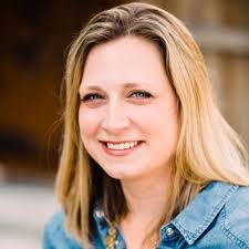 Elle Hatton (@ellenoelhatt)