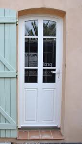 A La Moutonne Proche De La Crau Premium A Installe Une Porte D Entree En Pvc Blanc Structure Composee Sur Mesu Porte Fenetre Pvc Porte Entree Pvc Fenetre Pvc